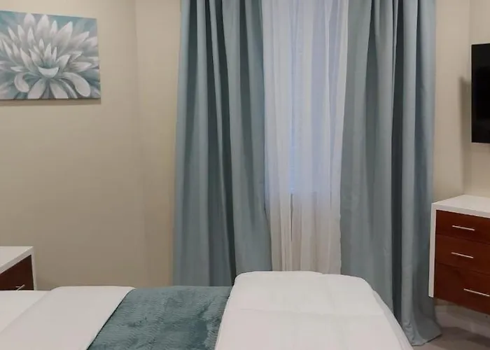 Apartahotel Almond Grove At Castle 4*