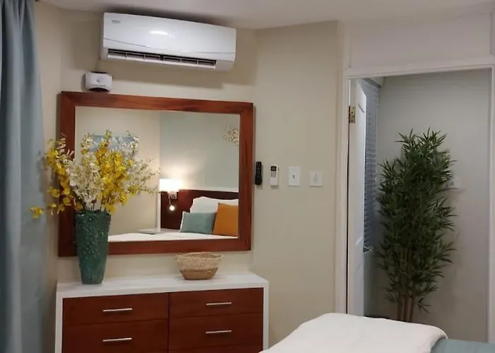Almond Grove At Castle Apartahotel 4*