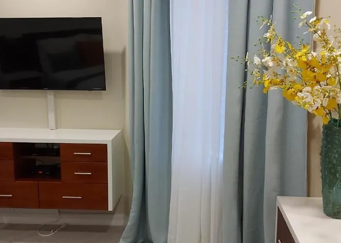 Almond Grove At Castle Apartahotel 4*