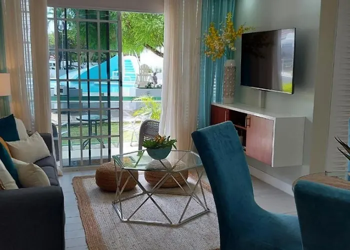 Almond Grove At Castle Apartahotel 4*