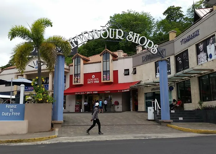Apartahotel Almond Grove At Castle Ocho Ríos